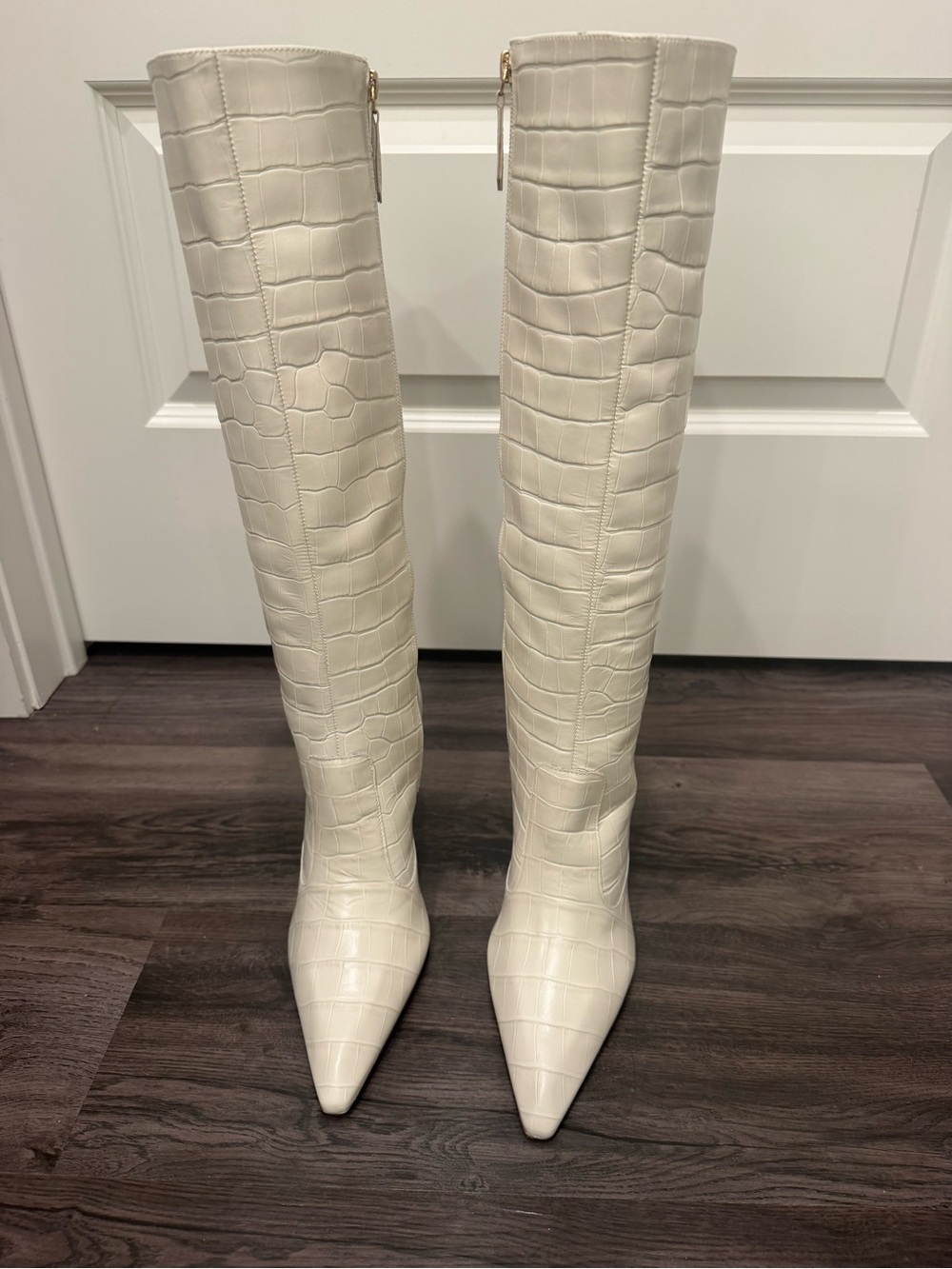 Schutz ivory croc knee boots 8.5 gold heel NWOT - Picture 2 of 7